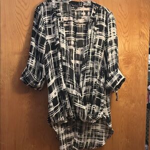 Sami & Jo Black and White Patterned Blouse